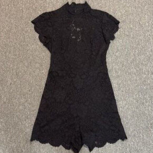 NWT Bebe Lace Romper Open Back High Mock Neck Sweetheart Underlay - Picture 7 of 7